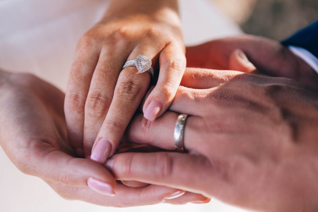 pear shaped engagment ring